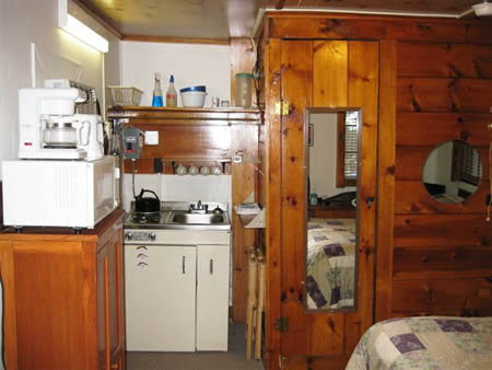 cottage 2 kitchenette