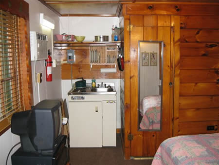 cottage 3 kitchenette